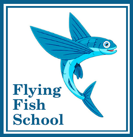 Logo de Flying fish school, que consta del dibujo de un pez volador sonriendo y tipografía con el nombre de la escuela de buceo